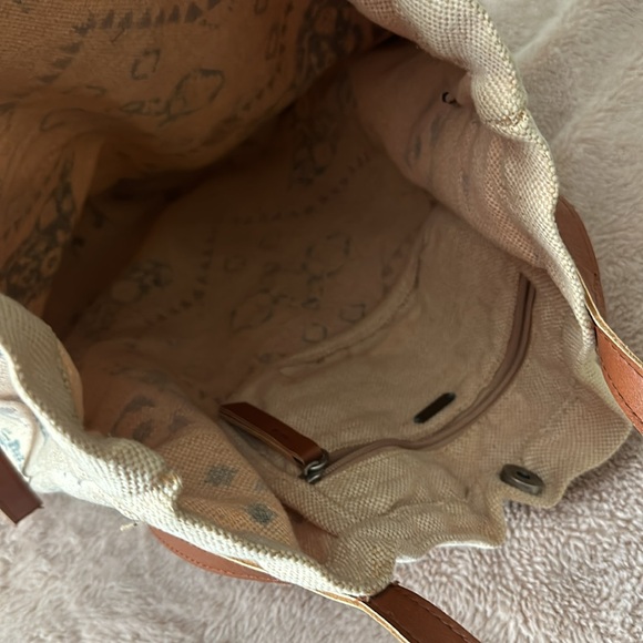 Boho Free people tote perfect condition never worn or carried - Picture 6 of 8